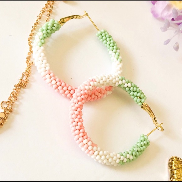 tri-color beaded hoop - Picture 2 of 3